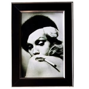 Sexy women Smokin lips vintage Edgy Alternative Cool Classy trendy fashion retro